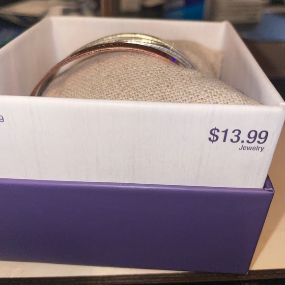 Brackets - Picture 2 of 3